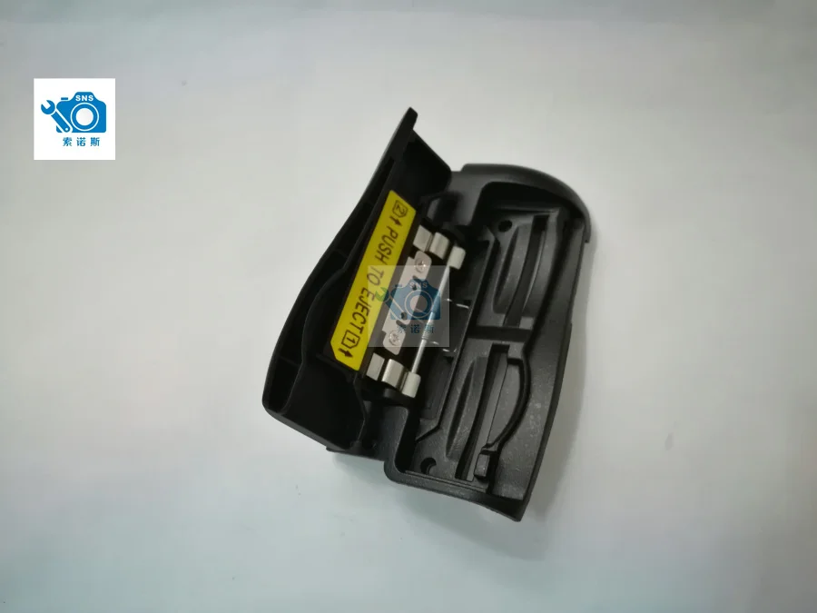 NEW Original SD Memory Card Cover forNikon D7100 D7200 CF card cove With the base 1F999-552 1f999-551
NEW Original SD Memory Card Cover forNikon D7100 D7200 CF card cove With the base 1F999-552 1f999-551