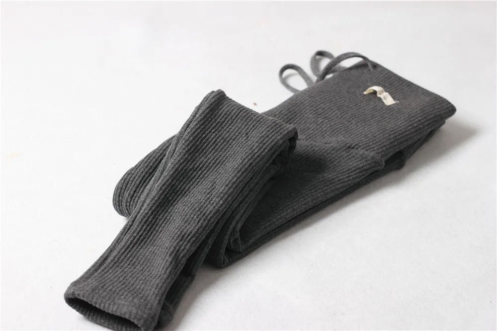 Pregnant winter trousers pants cotton women thick warm leggings plus size pregnant care belly maternity pants autumn
Pregnant winter trousers pants cotton women thick warm leggings plus size pregnant care belly maternity pants autumn