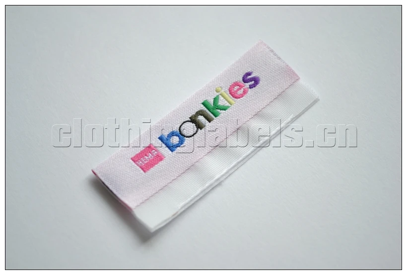 woven labels for clothing as customized polyester material middle folded laser cut free shipping
woven labels for clothing as customized polyester material middle folded laser cut free shipping