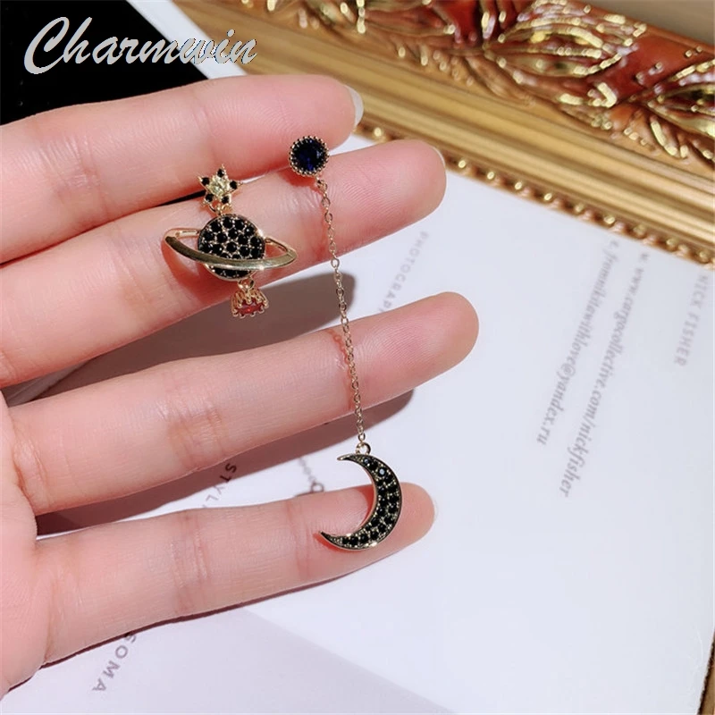 Charmwin новые асимметричные серьги для женщин, модные украшения, стразы, звезды серьги-висюльки с Луной
Charmwin новые асимметричные серьги для женщин, модные украшения, стразы, звезды серьги-висюльки с Луной