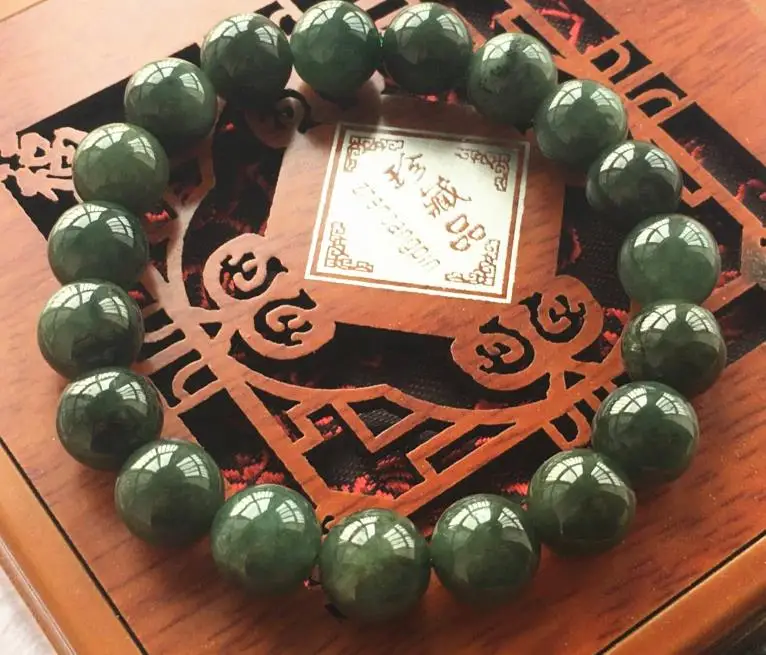 Free Shipping 10MM Certified Untreated Green Icy Jadeite Jade Bracelet Special offer 7.5 " 
Free Shipping 10MM Certified Untreated Green Icy Jadeite Jade Bracelet Special offer 7.5 "