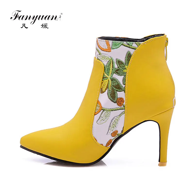 fanyuan Fashion flowers printing Ankle Boots Women Winter Thin High Heel Boots Sexy Pointed Toe Women Boots Zipper short boots
fanyuan Fashion flowers printing Ankle Boots Women Winter Thin High Heel Boots Sexy Pointed Toe Women Boots Zipper short boots