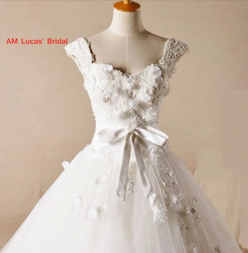 Длинное свадебное платье трапециевидной формы ручной работы с цветами из тюля