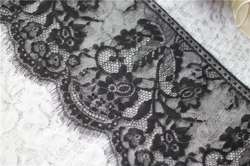 (16cm Wide) 6 meters Black |White Eyelash Lace Trim DIY Sewing Applique For Lace Dress French Chantilly Net Lace Fabric
(16cm Wide) 6 meters Black |White Eyelash Lace Trim DIY Sewing Applique For Lace Dress French Chantilly Net Lace Fabric