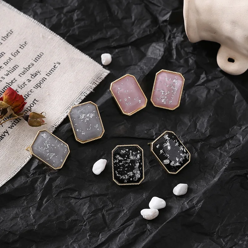 Fashion Square resin stud earrings female Classic Retro geometric statement resin stud earrings for women jewelry 2019 earrings
Fashion Square resin stud earrings female Classic Retro geometric statement resin stud earrings for women jewelry 2019 earrings