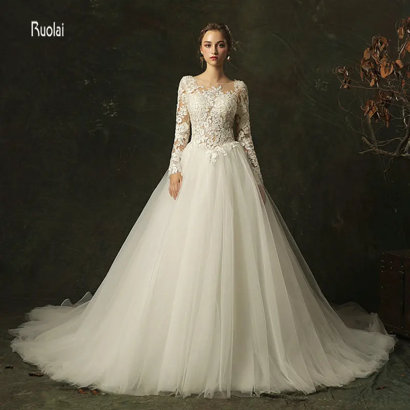 Vintage Lace Wedding Dress 2018 Train Long Sleeves Royal Bridal Dresses V Back Wedding Gown vestido de novia
Vintage Lace Wedding Dress 2018 Train Long Sleeves Royal Bridal Dresses V Back Wedding Gown vestido de novia
