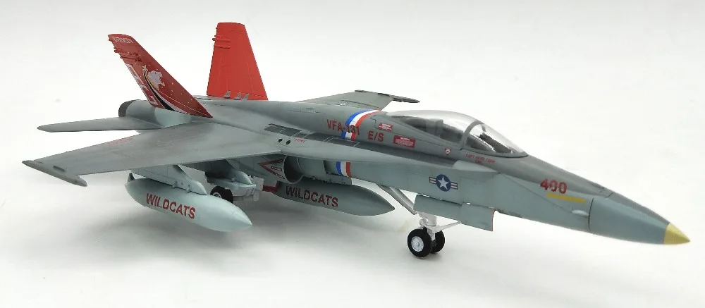 1:72 American air force F/A-18C Bumblebee fighter model Trumpet hand finished 37117 Collection model
1:72 American air force F/A-18C Bumblebee fighter model Trumpet hand finished 37117 Collection model