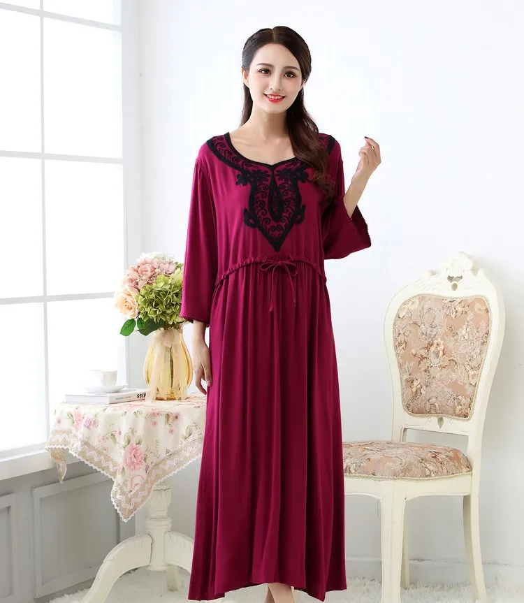 Spring women Sexy cotton Nightgowns plus size M-XL 2XL Sleepwear Computer embroidery Long nightgowns Three Quarter homewear
Spring women Sexy cotton Nightgowns plus size M-XL 2XL Sleepwear Computer embroidery Long nightgowns Three Quarter homewear