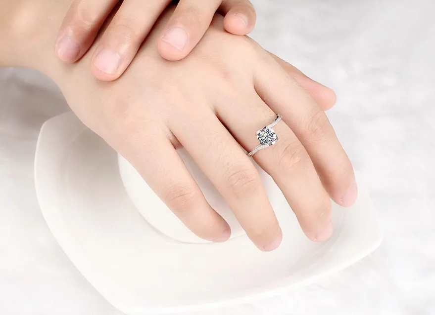 beautiful Angel's kiss 0.6CT Fine Diamond Engagement rings for women 925 silver Ladys finger jewellery with gold Cover
beautiful Angel's kiss 0.6CT Fine Diamond Engagement rings for women 925 silver Ladys finger jewellery with gold Cover