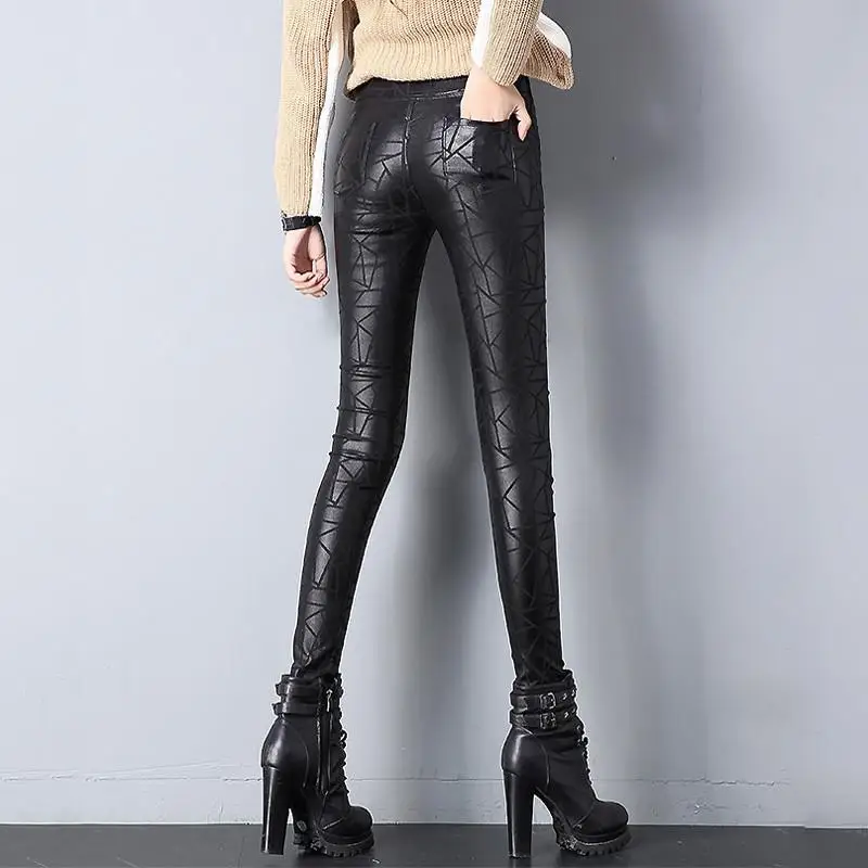 2018 Winter Women's Slim Printed Faux Leather Trousers Ladies Stretch PU Pencil Pants Female Thick Velvet High Waist Pants V243
2018 Winter Women's Slim Printed Faux Leather Trousers Ladies Stretch PU Pencil Pants Female Thick Velvet High Waist Pants V243