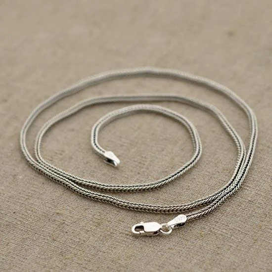 Thailand vintage Silver Sterling Silver Chain 2MM Diameter weave of Chopin foxtail chain necklace / sweater chain /
Thailand vintage Silver Sterling Silver Chain 2MM Diameter weave of Chopin foxtail chain necklace / sweater chain /