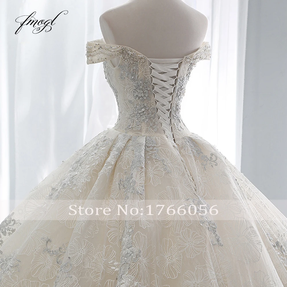 Fmogl Sexy Boat Neck Lace Ball Gown Wedding Dresses 2019 Appliques Beaded Chapel Train Vintage Bridal Gown Robe De Mariage
Fmogl Sexy Boat Neck Lace Ball Gown Wedding Dresses 2019 Appliques Beaded Chapel Train Vintage Bridal Gown Robe De Mariage