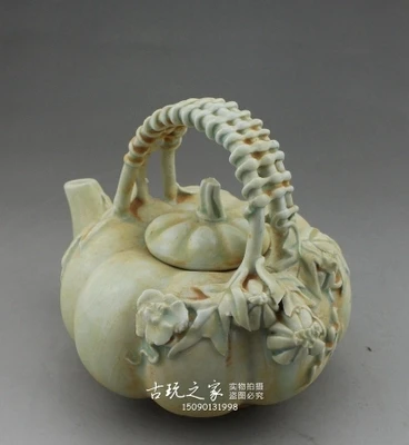 

Song Hutian kiln shadow green glaze pumpkin teapot antique porcelain