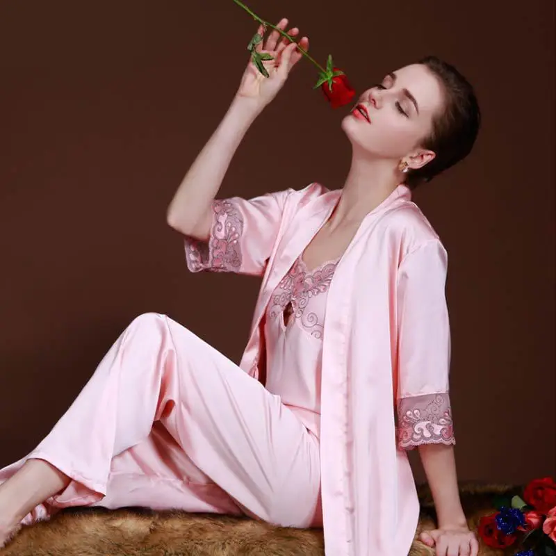 Lady Fashion Spun Silk Pajamas Sexy Nightgown Embroidered Ladies Pajamas Summer Clothing Home Furnishing 3pcs Suit B-6794
Lady Fashion Spun Silk Pajamas Sexy Nightgown Embroidered Ladies Pajamas Summer Clothing Home Furnishing 3pcs Suit B-6794