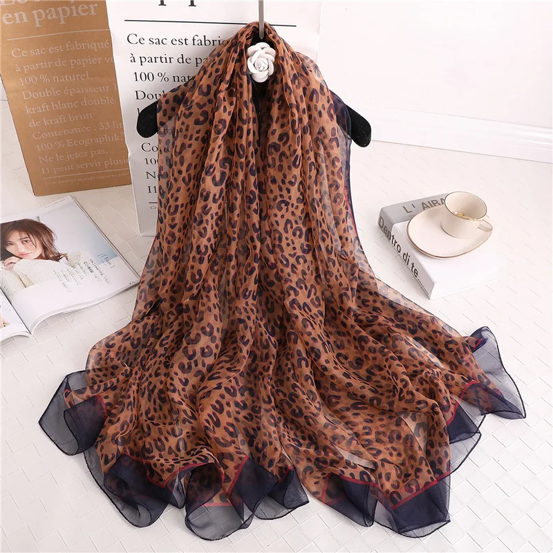 190*135cm large soft leopard print chiffon Scarf for women summer beach sunscreen shawl Travel Necessity Fashion Women clothing
190*135cm large soft leopard print chiffon Scarf for women summer beach sunscreen shawl Travel Necessity Fashion Women clothing