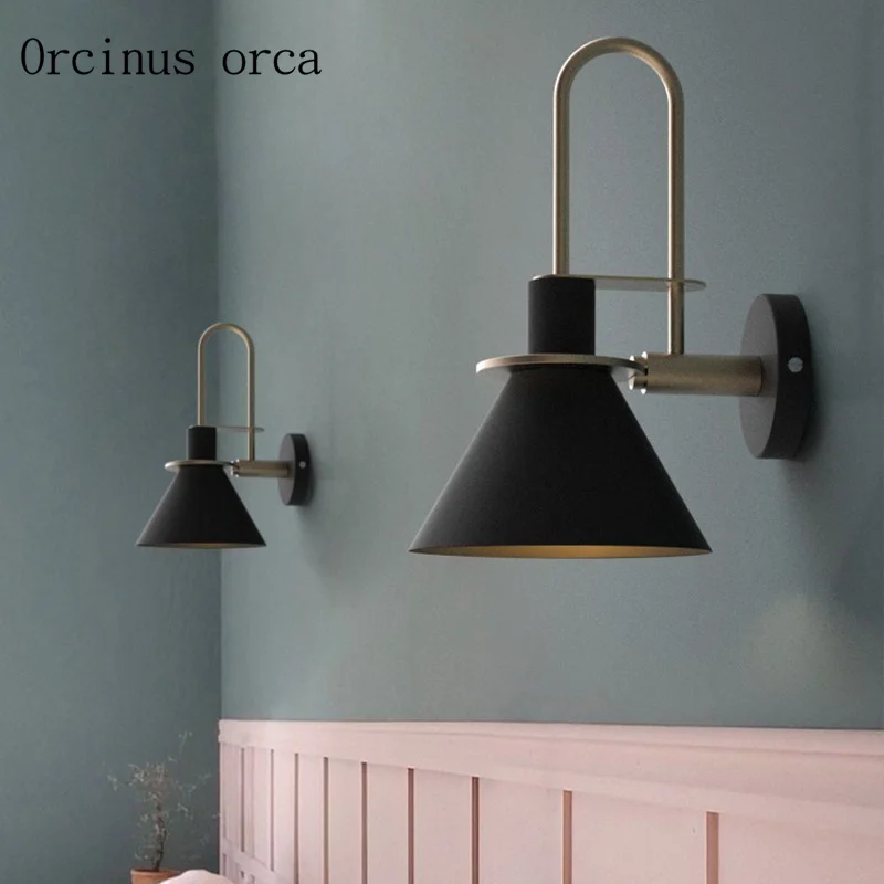 Nordic personal creativity LED wall lamp living room stairs aisle bedroom bedside lamp modern simple color horn wall lamp
Nordic personal creativity LED wall lamp living room stairs aisle bedroom bedside lamp modern simple color horn wall lamp