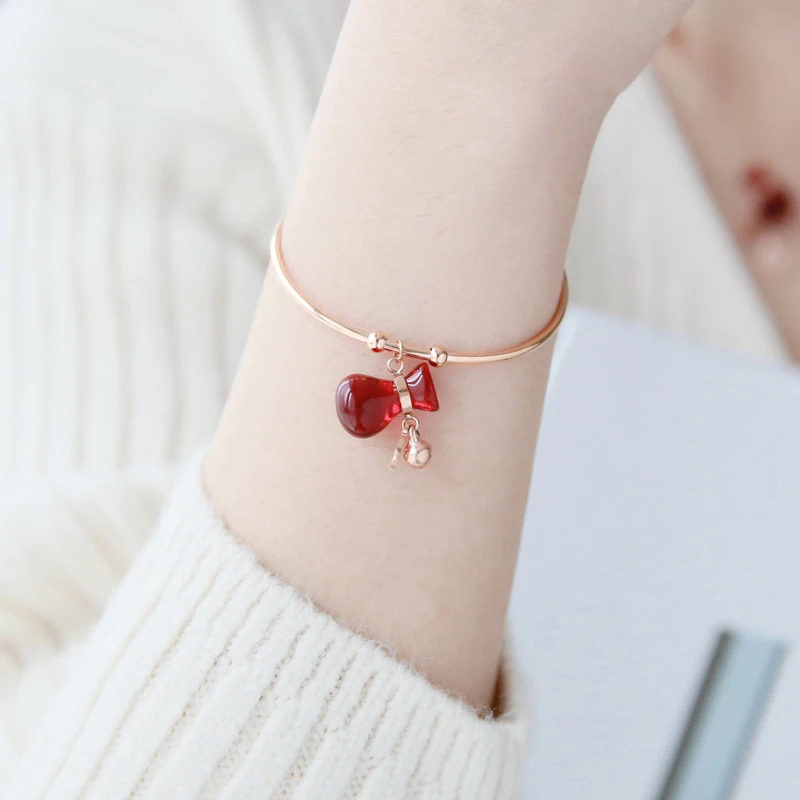 YUN RUO 2023 New Arrival Elegant Red Money Bag Bangle Lover Cuff Rose Gold Color 316 L Titanium Steel Jewelry for Woman Not Fade
YUN RUO 2023 New Arrival Elegant Red Money Bag Bangle Lover Cuff Rose Gold Color 316 L Titanium Steel Jewelry for Woman Not Fade