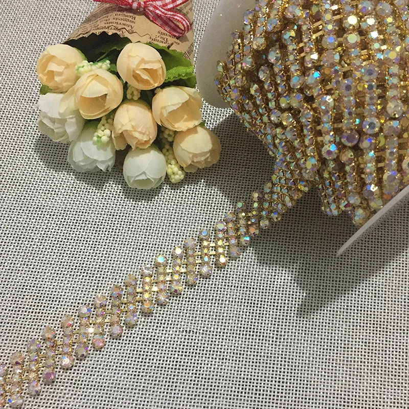 5Yards Rhinestone Trim Golden AB Bikini Connector Buckle Copper Chain For Swimming Wear Bridal Dress
5Yards Rhinestone Trim Golden AB Bikini Connector Buckle Copper Chain For Swimming Wear Bridal Dress