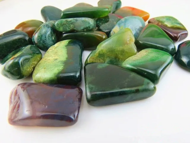 Natural polished agate original stone Buddha small plants ornaments wholesale Madagascar
Natural polished agate original stone Buddha small plants ornaments wholesale Madagascar