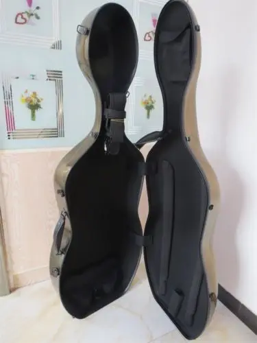 The champagne color carbon fiber cello case 4/4.strong ,light in weight,free postage
The champagne color carbon fiber cello case 4/4.strong ,light in weight,free postage