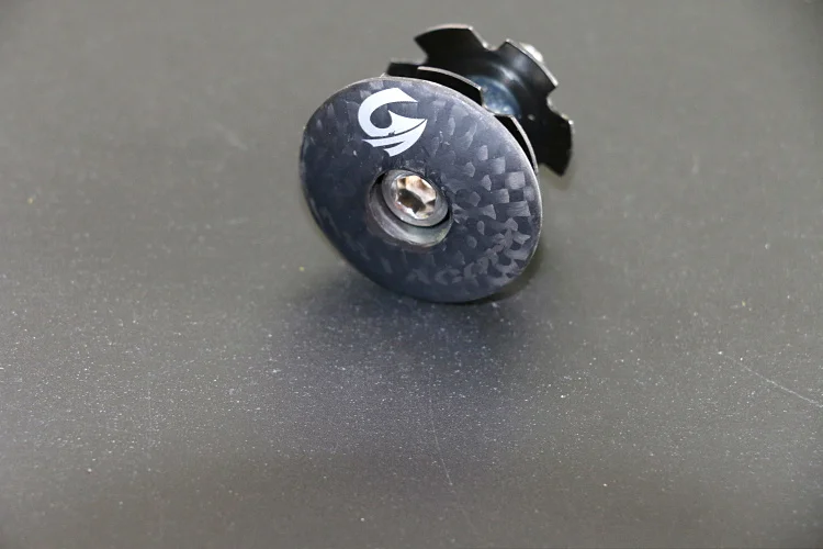 New ASIACOM bicycle carbon fiber top cap cover with steel swell suspended heronsbill nut use for alloy bike fork Free shipping
New ASIACOM bicycle carbon fiber top cap cover with steel swell suspended heronsbill nut use for alloy bike fork Free shipping