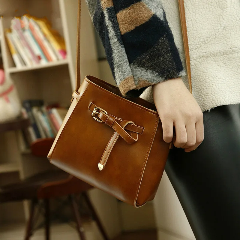 Women Mini Shoulder Bag Pu Crossbody Bag Solid Flap Belt Decoration Fashion Simple Bag for Girls Female
Women Mini Shoulder Bag Pu Crossbody Bag Solid Flap Belt Decoration Fashion Simple Bag for Girls Female