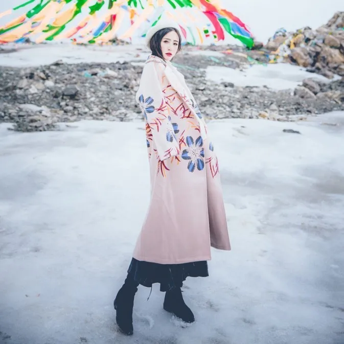 Новый узор зимний костюм-платье восстанавливает древние способы печати чай с молочным цветом легкое Халаза длинное шерстяное пальто для же... 
Новый узор зимний костюм-платье восстанавливает древние способы печати чай с молочным цветом легкое Халаза длинное шерстяное пальто для же...