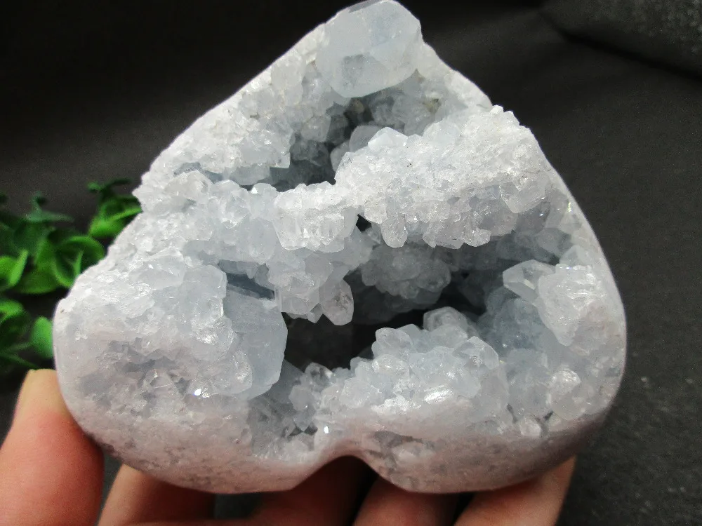 Top!Natural Quartz Crystals Rare Rock Kyanite Cave Heart Natural Stones And Minerals Cornucopia For Collection
Top!Natural Quartz Crystals Rare Rock Kyanite Cave Heart Natural Stones And Minerals Cornucopia For Collection
