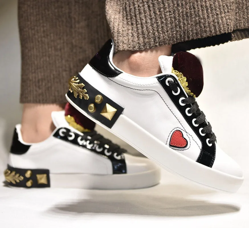 Fashion new women's shoes red heart-shaped sports spring and autumn models poker queen white platform shoes flat shoes graffiti
Fashion new women's shoes red heart-shaped sports spring and autumn models poker queen white platform shoes flat shoes graffiti