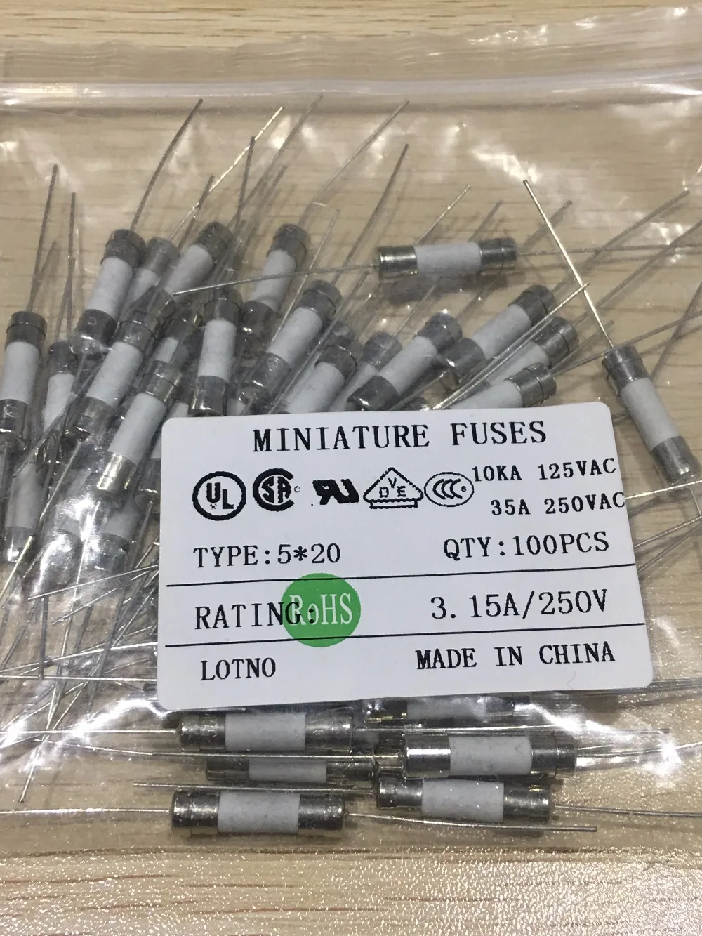 Taiwan ceramic safety pipe MINIATURE FUSE 3.15A 250V 5*20mm original and hi quality
Taiwan ceramic safety pipe MINIATURE FUSE 3.15A 250V 5*20mm original and hi quality