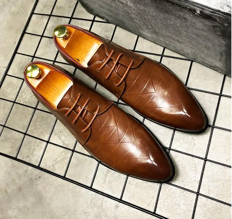 Derby shoes men lace up diamond-type lattice pointed toes formal business dress shoes groom smart casual oxfords plus size47
Derby shoes men lace up diamond-type lattice pointed toes formal business dress shoes groom smart casual oxfords plus size47