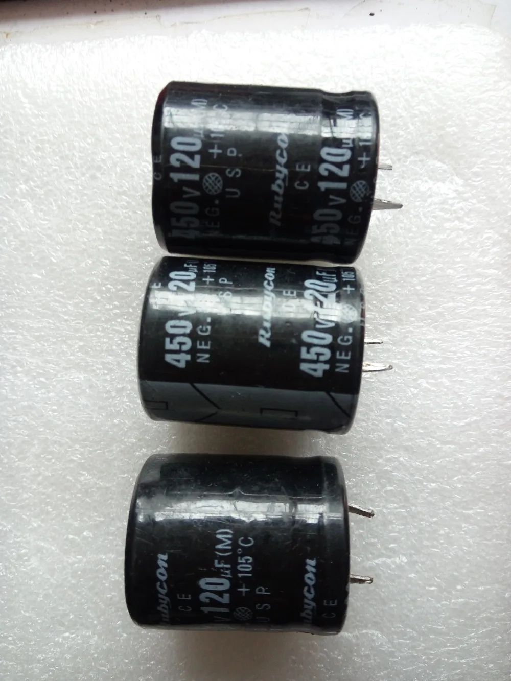120UF 450V Aluminum electrolytic capacitor 25X30 Volume 25*30MM 25*25 105 degrees
120UF 450V Aluminum electrolytic capacitor 25X30 Volume 25*30MM 25*25 105 degrees