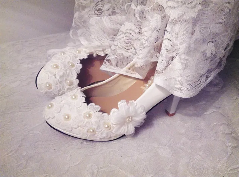 Ivory lace flowers wedding shoes woman super high heels platform elastic beading straps lady bridal wedding party shoe plus size
Ivory lace flowers wedding shoes woman super high heels platform elastic beading straps lady bridal wedding party shoe plus size