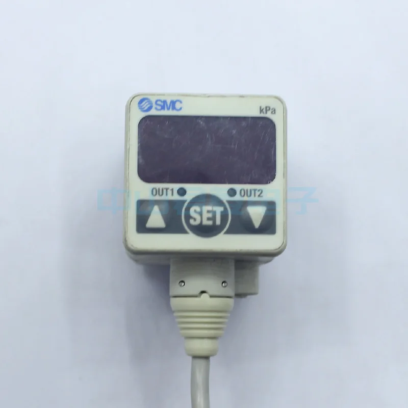 Бесплатная доставка, высокое качество, оригинальный SMC ZSE40-C6-22L-M вакуумный цифровой датчик давления, оригинальный аутентичный
Бесплатная доставка, высокое качество, оригинальный SMC ZSE40-C6-22L-M вакуумный цифровой датчик давления, оригинальный аутентичный
