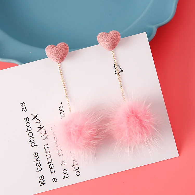 2020 Winter New Cute Pompon Ball Long Dangle Earrings Love Heart Romantic Party Wedding Gold Chain Drop Earrings For Young Girl
2020 Winter New Cute Pompon Ball Long Dangle Earrings Love Heart Romantic Party Wedding Gold Chain Drop Earrings For Young Girl