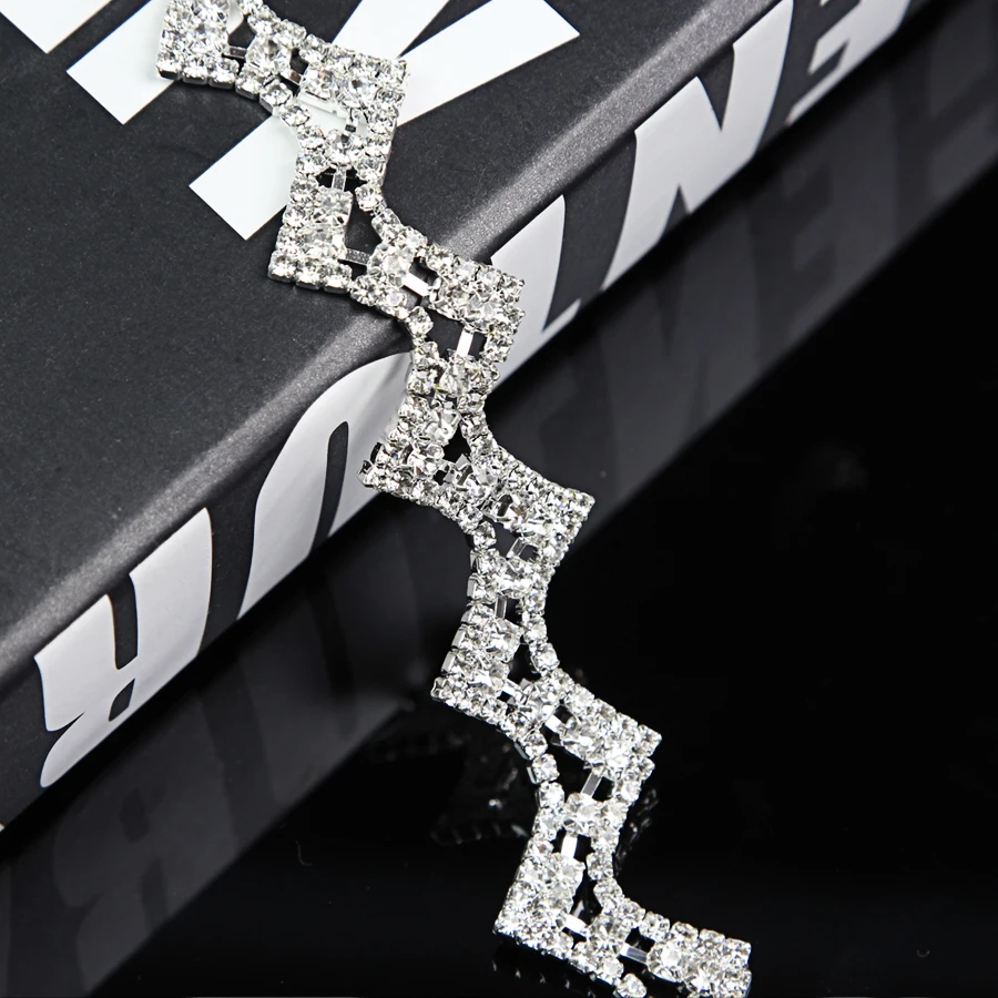 10Yards Silver Diamante Rhinestone Chain Silver Gold Back Lace Trim Wedding Craft
10Yards Silver Diamante Rhinestone Chain Silver Gold Back Lace Trim Wedding Craft