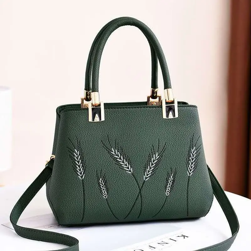 Large Capasity Leather Bag for Women Sweet Handbags Ladies Crossbody Bags Shoulder Bags Female Big Tote Sac A Main New
Large Capasity Leather Bag for Women Sweet Handbags Ladies Crossbody Bags Shoulder Bags Female Big Tote Sac A Main New
