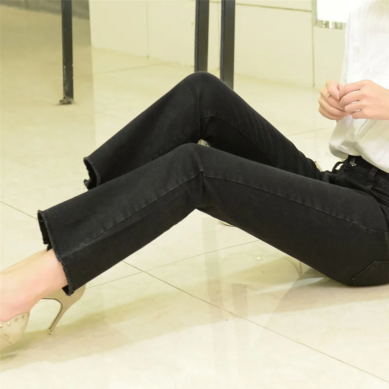 High waist micro-jeans women spring and summer new Korean large size slim hairy flared pants women nine-minute pants
High waist micro-jeans women spring and summer new Korean large size slim hairy flared pants women nine-minute pants