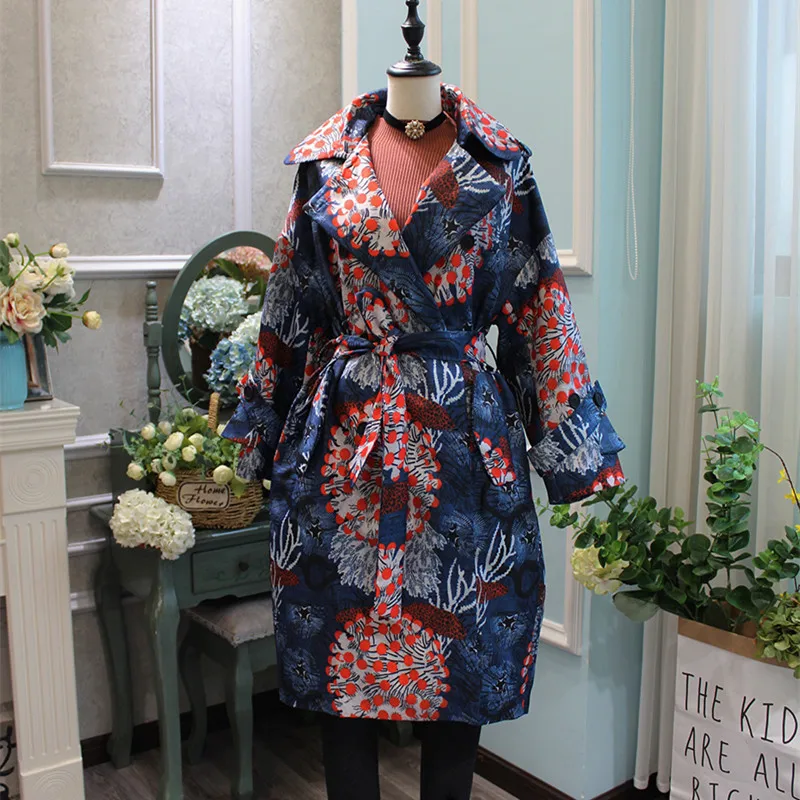 2018 Autumn Winter New Women's Vintage Retro Floral Print Trench Coat Brand Female Outerwear Nice Coat With Sashes NS94
2018 Autumn Winter New Women's Vintage Retro Floral Print Trench Coat Brand Female Outerwear Nice Coat With Sashes NS94