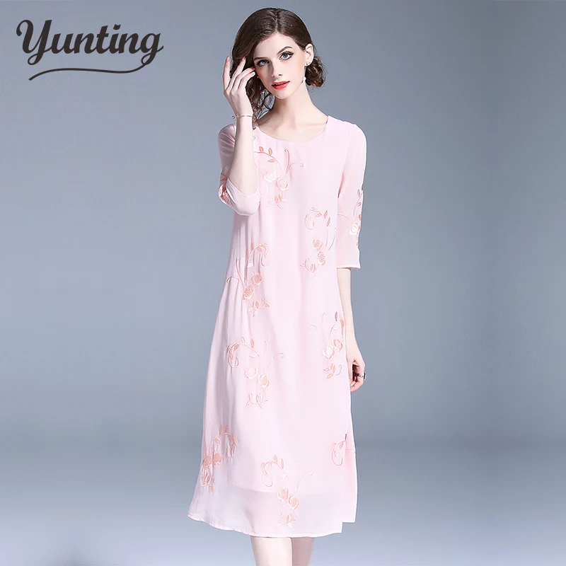 Summer Embroidery Mesh Casual Women Dresses Retro Pleated Sexy Slim Office Party Chiffon Long Dress Vestidos
Summer Embroidery Mesh Casual Women Dresses Retro Pleated Sexy Slim Office Party Chiffon Long Dress Vestidos