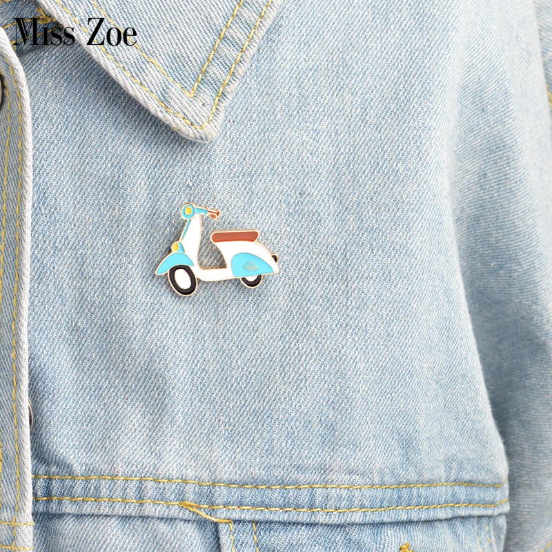 Cartoon electrombile brooch Enamel cute pin coat Button Pins Denim Jacket Pin Badge Fashion Transportation Jewelry Gift for Kids
Cartoon electrombile brooch Enamel cute pin coat Button Pins Denim Jacket Pin Badge Fashion Transportation Jewelry Gift for Kids