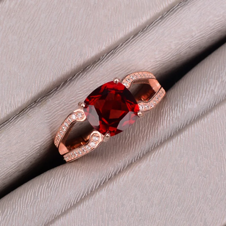 KJJEAXCMY fine jewelry Natural pomegranate stone square 8 ring 925 pure silver simple generous female ring
KJJEAXCMY fine jewelry Natural pomegranate stone square 8 ring 925 pure silver simple generous female ring