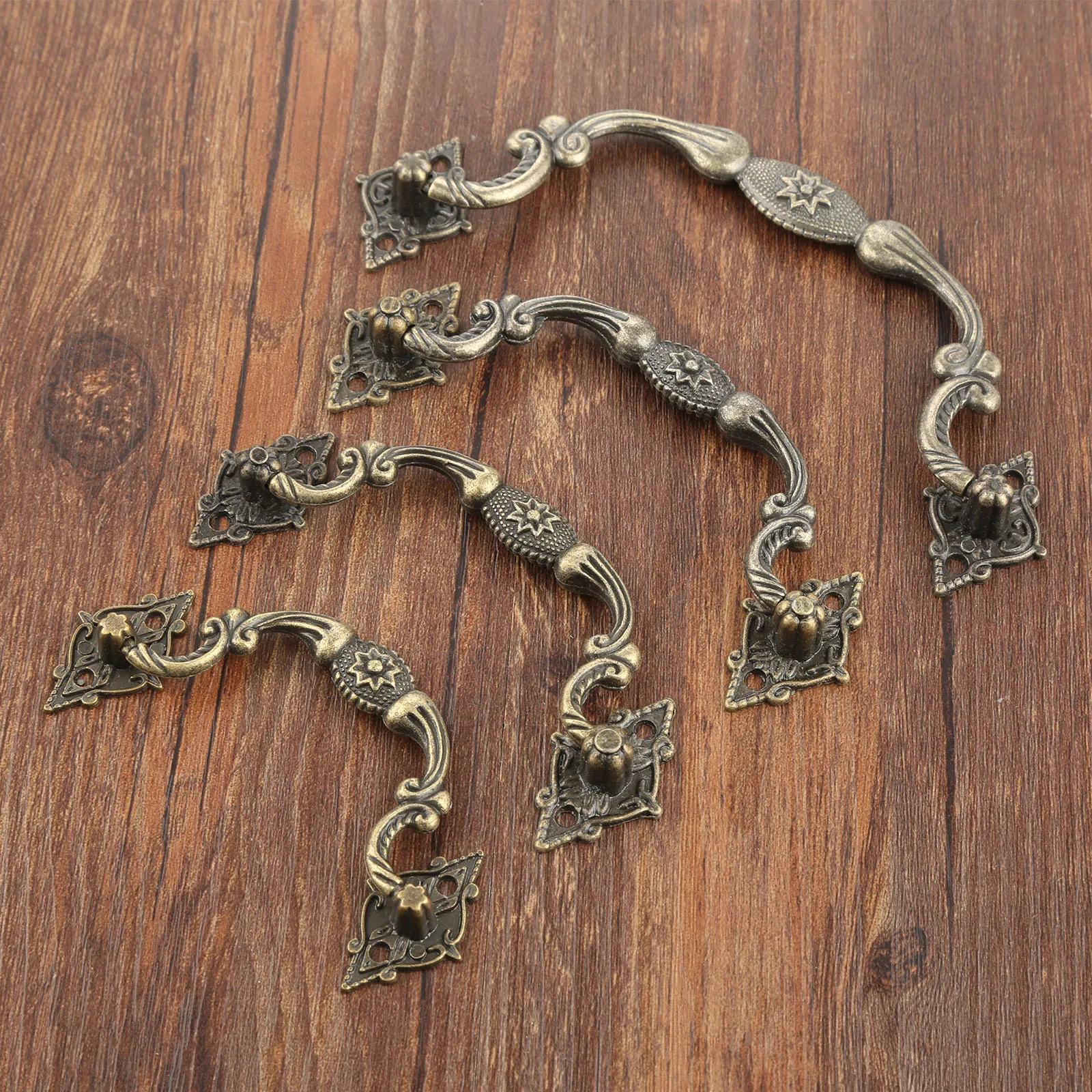 1Pc Antique Furniture Handles Cabinet Knobs and Handles Drawer Cabinet Kitchen Pull Cupboard Handle Furniture Hardware
1Pc Antique Furniture Handles Cabinet Knobs and Handles Drawer Cabinet Kitchen Pull Cupboard Handle Furniture Hardware