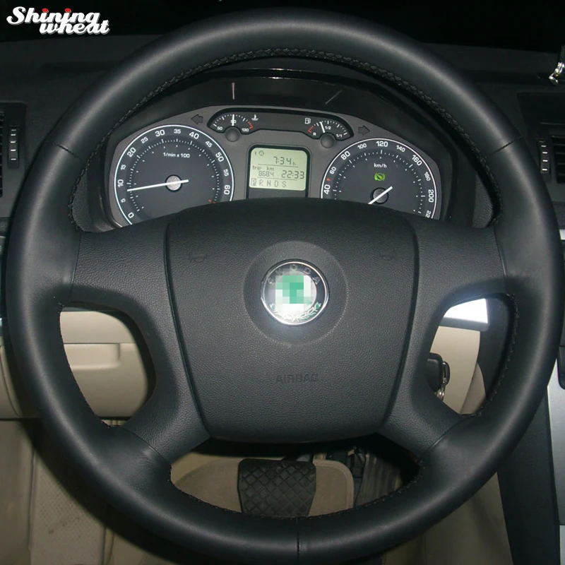 Черный кожаный чехол на руль BANNIS прошитый вручную для старой Skoda Octavia Fabia |