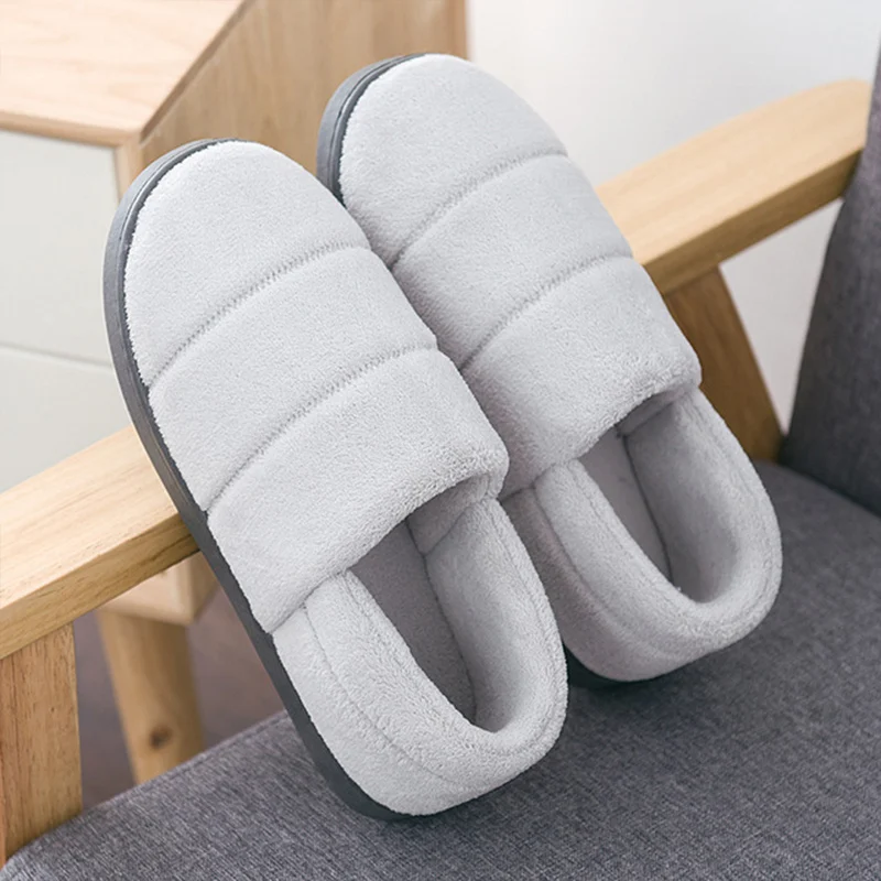 House slippers women Winter Suede Keep warm Waterprooof Anti skid Indoor shoes for girls Light weight Cozy slippers
House slippers women Winter Suede Keep warm Waterprooof Anti skid Indoor shoes for girls Light weight Cozy slippers