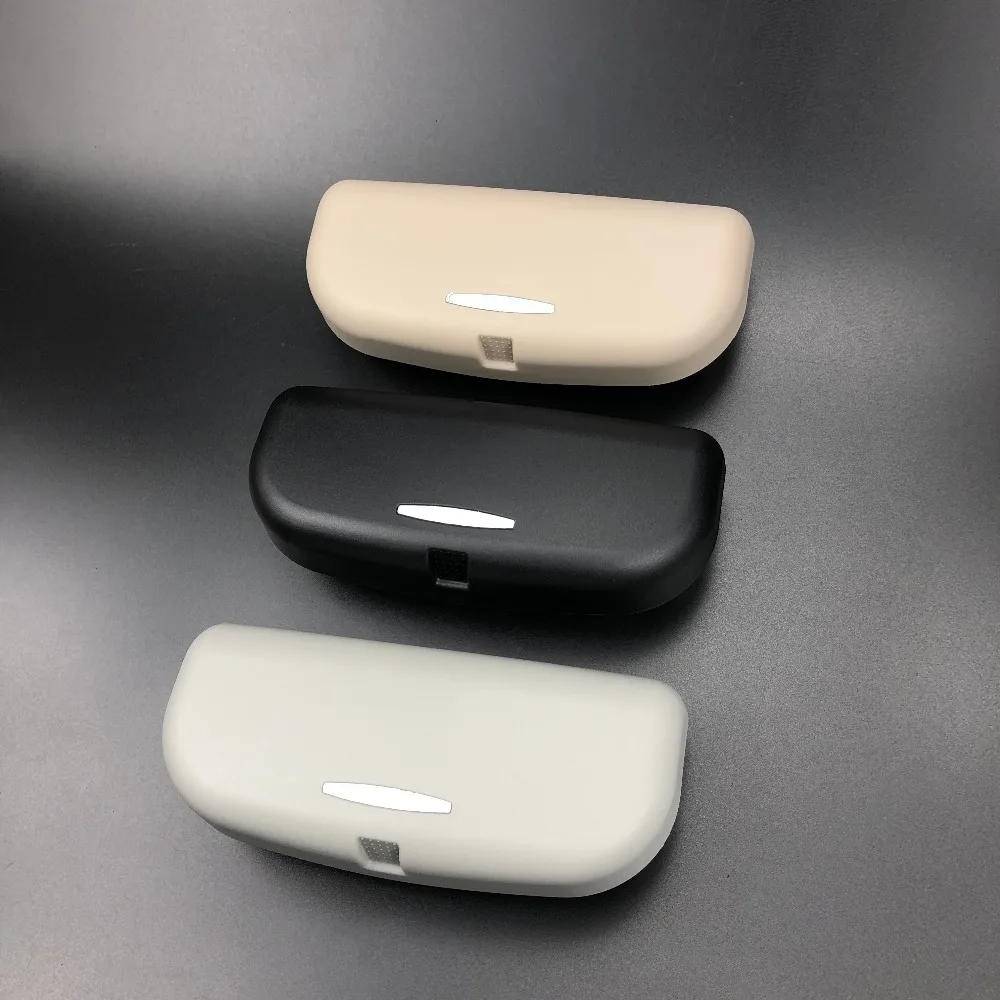 Car-Styling Sun Visor Glasses Case for Hyundai ix35 iX45 ix20 iX25 i10 i20 i30 i40 HB20 Sonata Verna Solaris Elantra Accent
Car-Styling Sun Visor Glasses Case for Hyundai ix35 iX45 ix20 iX25 i10 i20 i30 i40 HB20 Sonata Verna Solaris Elantra Accent