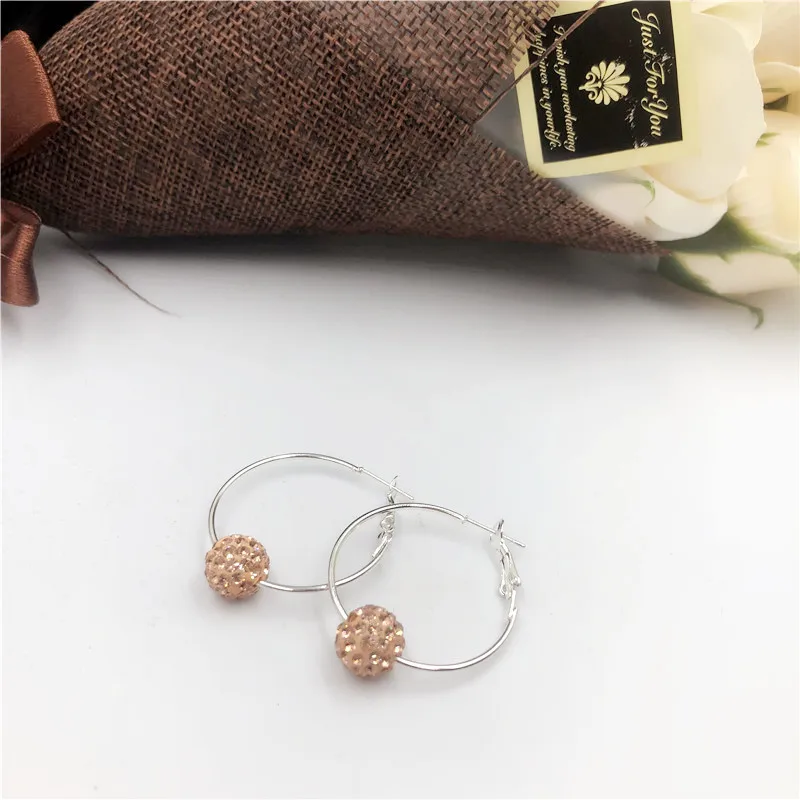 2021 New silver plated fashion Crystal Ball earring shiny crystal ladies stud earrings jewelry allergy free
2021 New silver plated fashion Crystal Ball earring shiny crystal ladies stud earrings jewelry allergy free
