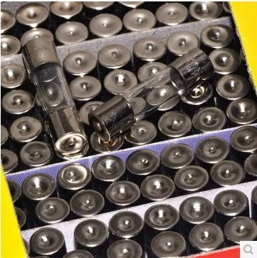 Бесплатная доставка Новый стеклянный предохранитель 5*20, 2.5A 250V качество предохранителя (1 коробка 100 шт)
Бесплатная доставка Новый стеклянный предохранитель 5*20, 2.5A 250V качество предохранителя (1 коробка 100 шт)
