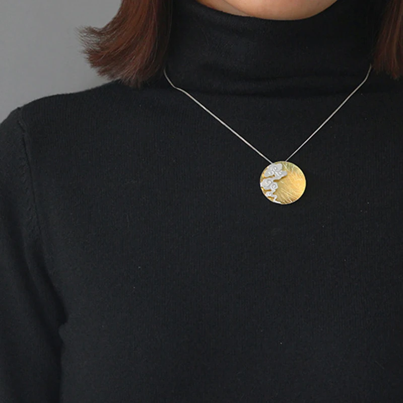 Lotus Fun Moment Real 925 Sterling Silver Fine Jewelry Creative Oriental Element Vintage Cloud Round Pendant without Necklace
Lotus Fun Moment Real 925 Sterling Silver Fine Jewelry Creative Oriental Element Vintage Cloud Round Pendant without Necklace