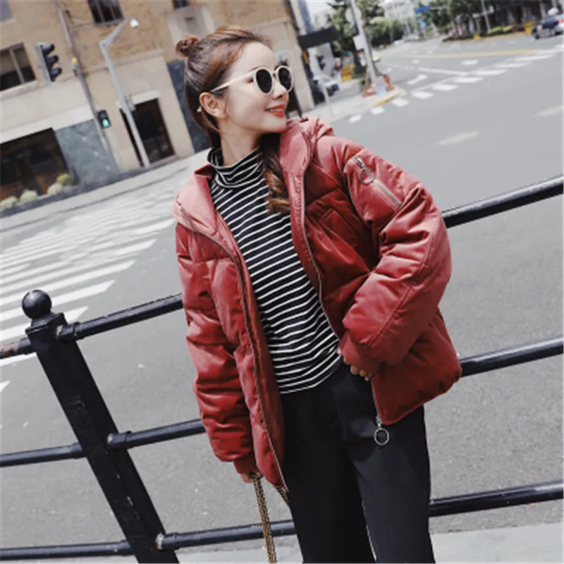 Gold velvet short cotton coat female 2018 winter new Korean version loose large size wild hooded solid color bread service G104
Gold velvet short cotton coat female 2018 winter new Korean version loose large size wild hooded solid color bread service G104